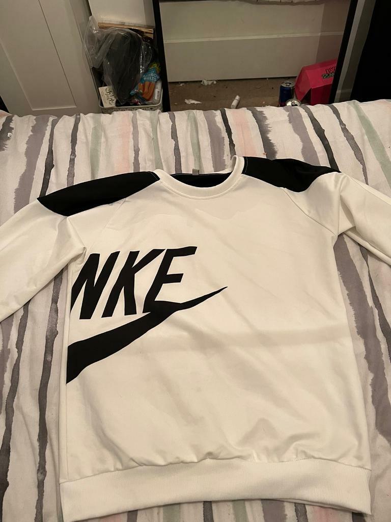 thin nike sweatshirt